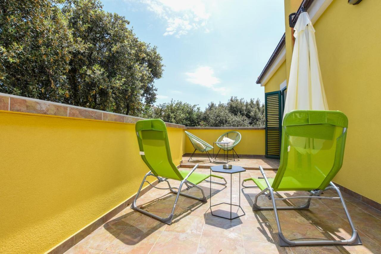 Apartmani Plazibat Mandre Extérieur photo