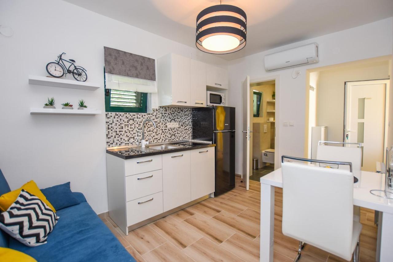 Apartmani Plazibat Mandre Extérieur photo