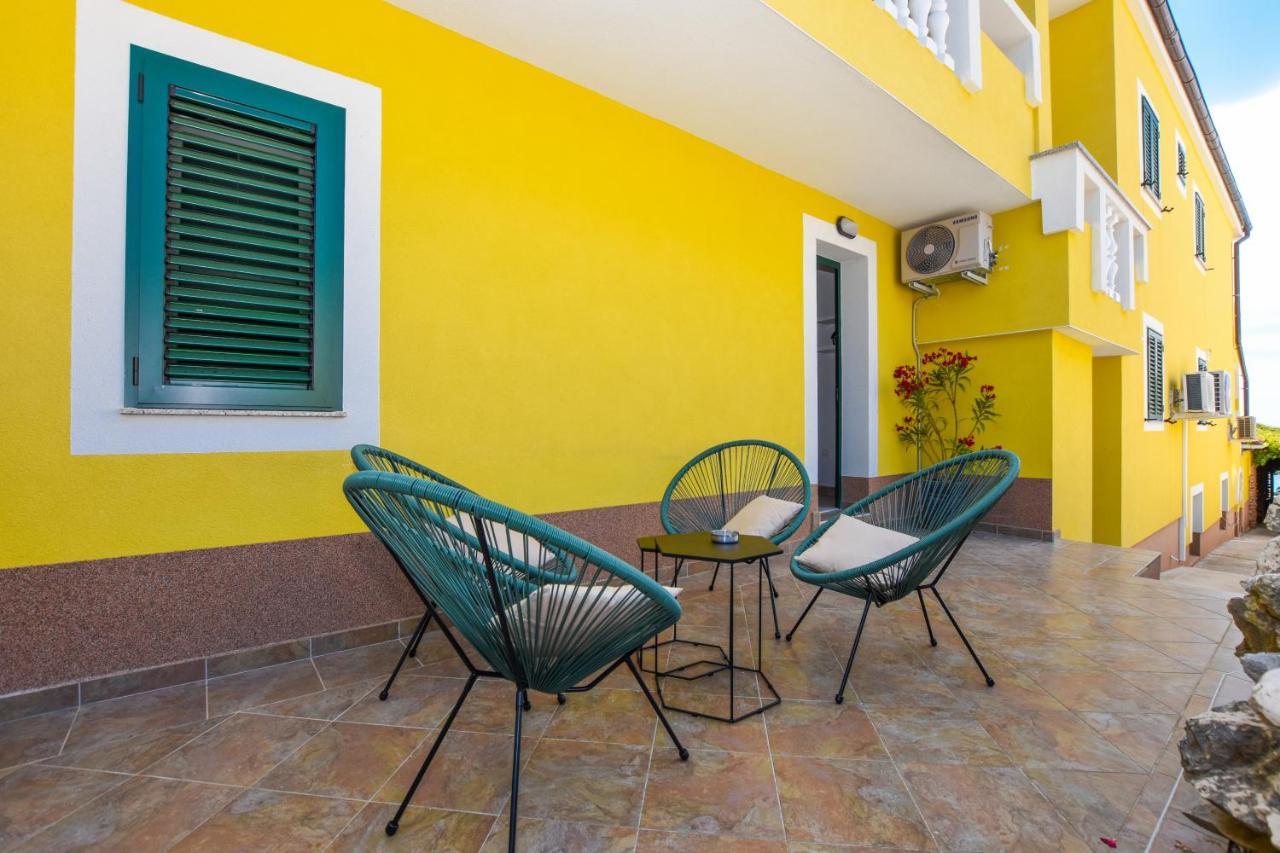 Apartmani Plazibat Mandre Extérieur photo