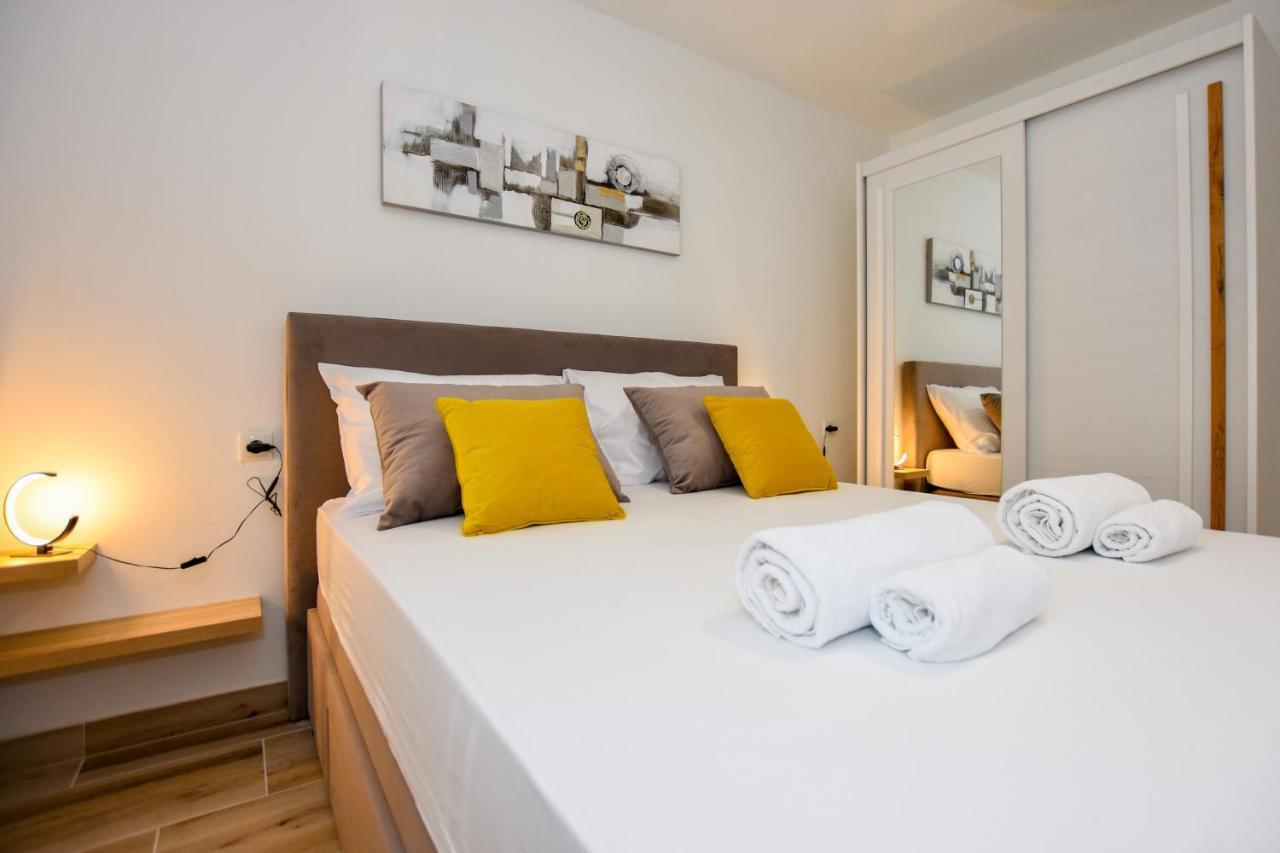 Apartmani Plazibat Mandre Extérieur photo