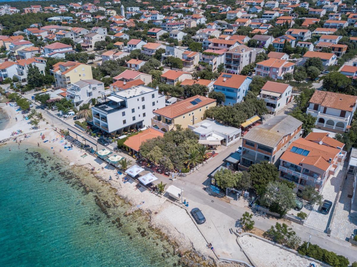 Apartmani Plazibat Mandre Extérieur photo
