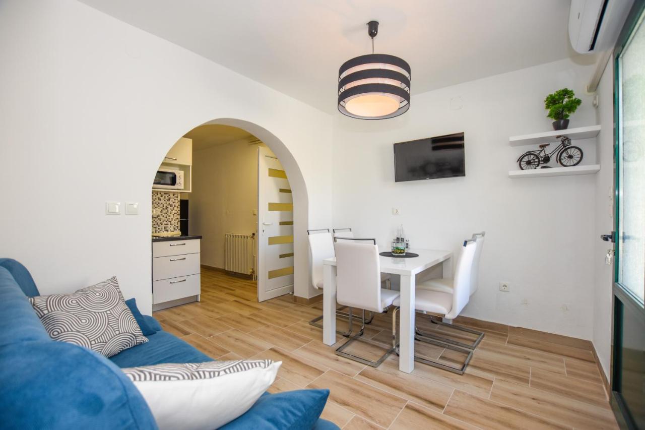 Apartmani Plazibat Mandre Extérieur photo